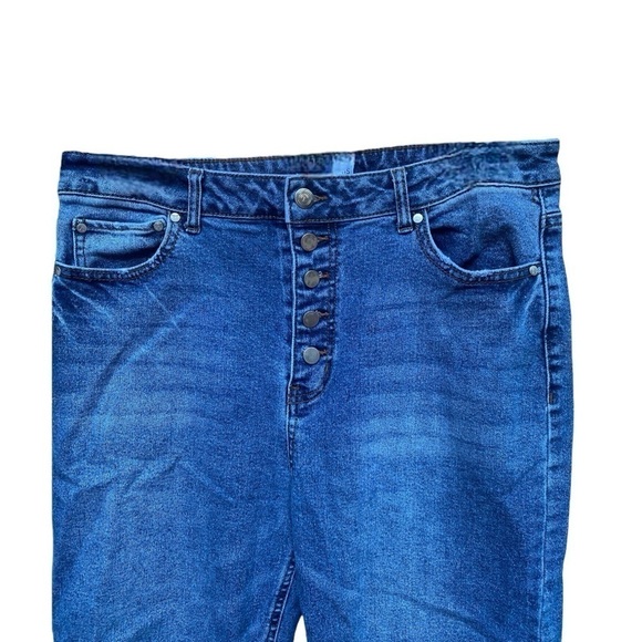 And Now This Frayed Hem Button Front High Rise Crop Jeans I Size: 32 (14) - Picture 4 of 9